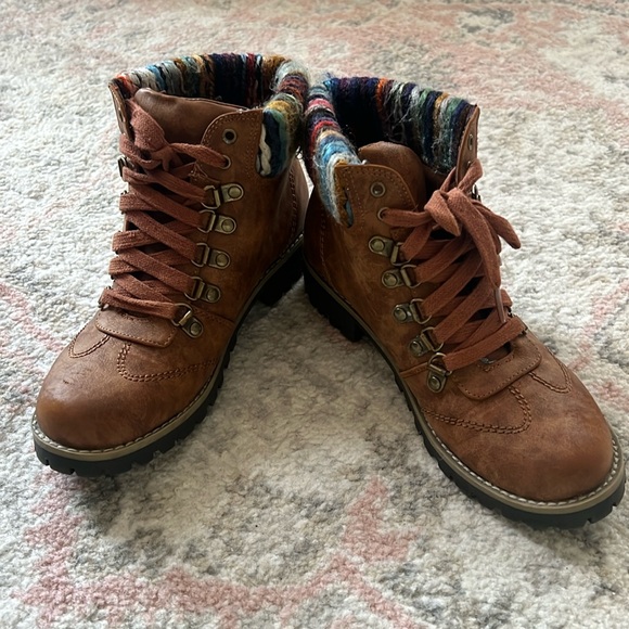 Cliffs by WHITE MOUNTAIN Shoes - Boots